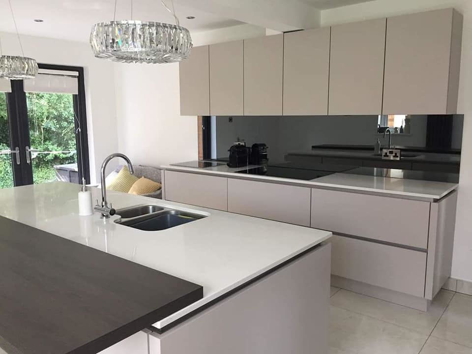 can you fit a mirror behind your hob